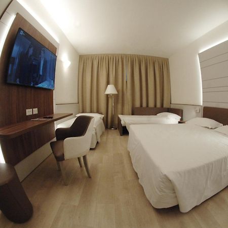 Hotel Victoria Vicenza Bagian luar foto